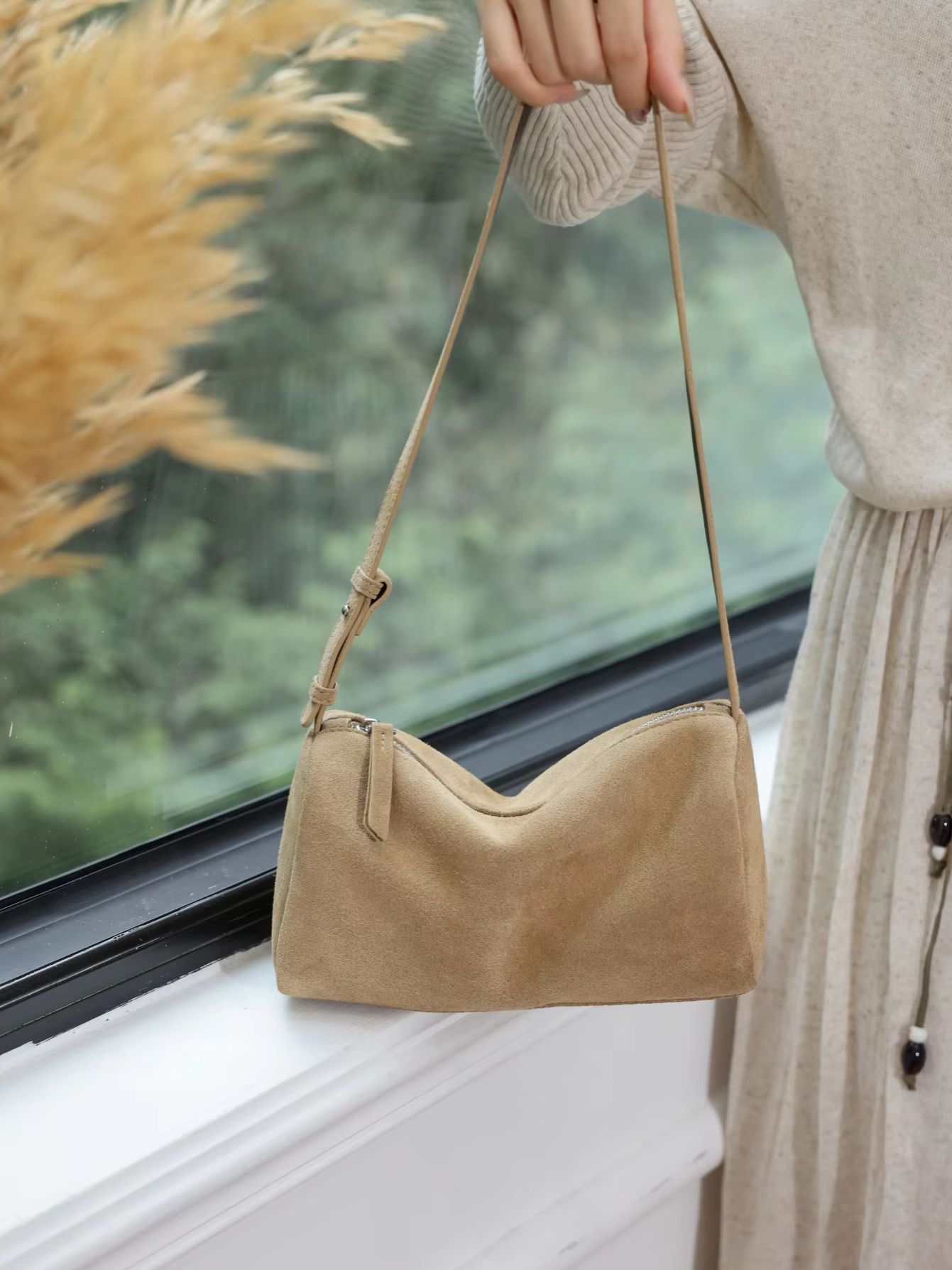 Matte Suede Cow Leather Cylind - đánh giá và giá Women Bags 2026 Trends