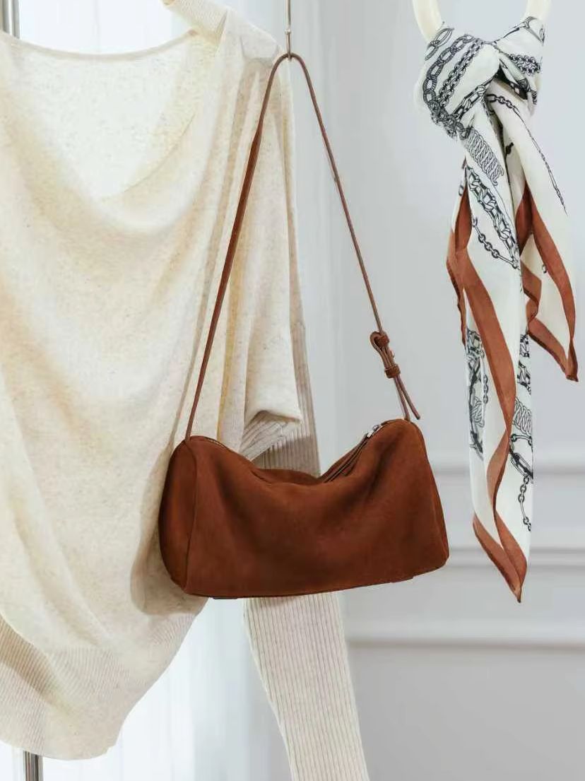 Matte Suede Cow Leather Cylind - đánh giá và giá Women Bags 2026 Trends