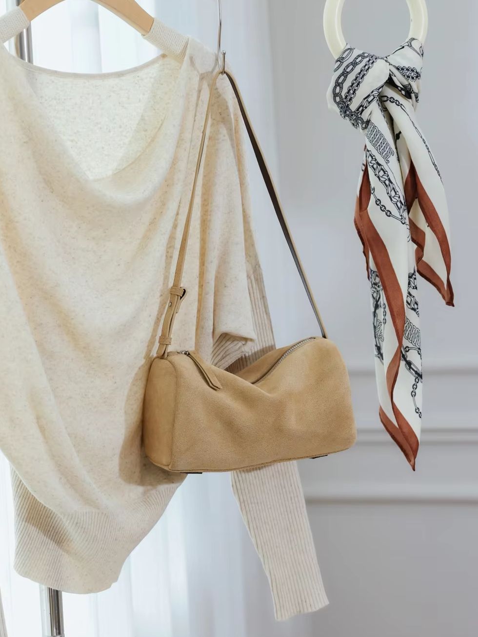 Matte Suede Cow Leather Cylind - đánh giá và giá Women Bags 2026 Trends